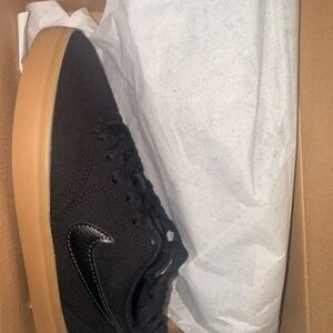 Nike Black Low-Top Sneakers with Gum Sole